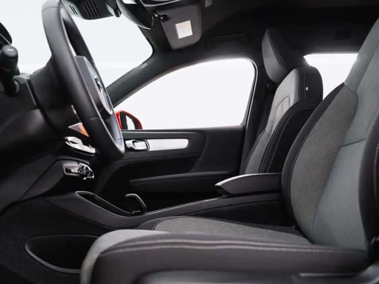Volvo XC40 B4 Core Aut. — معرض صور السيارة 15