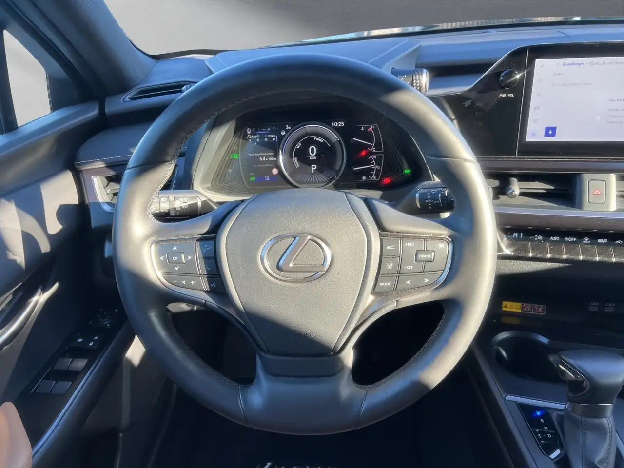 Lexus UX 250h UX250h*F-SPORT-D.*1HD*NAVI*SHZ 15J-GARANTIE* — Galería del vehículo 10