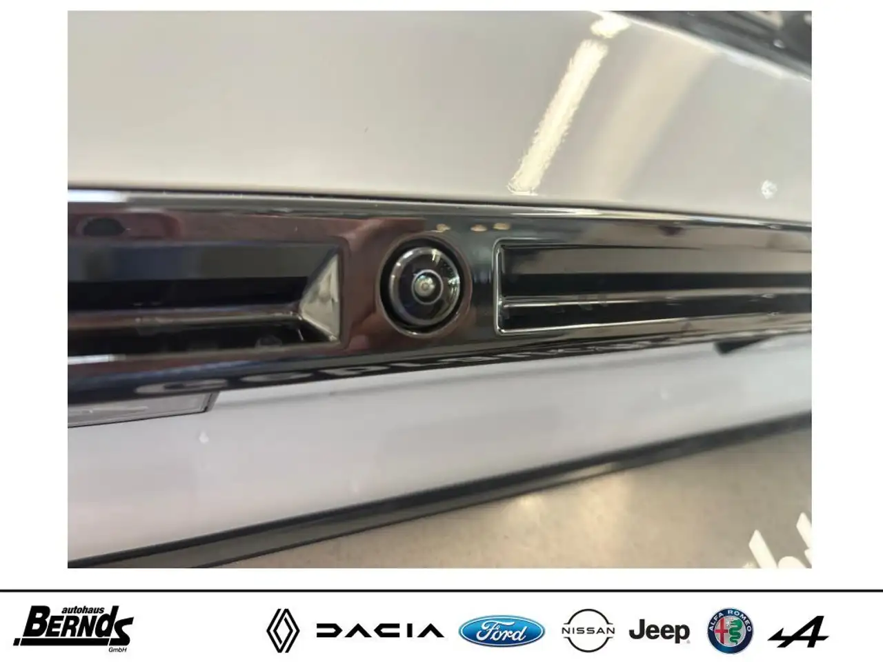 Peugeot 2008 PT 130 EAT8 GT Aut. 360Grad NAVI ACC LED Klima uvm — معرض صور السيارة 20