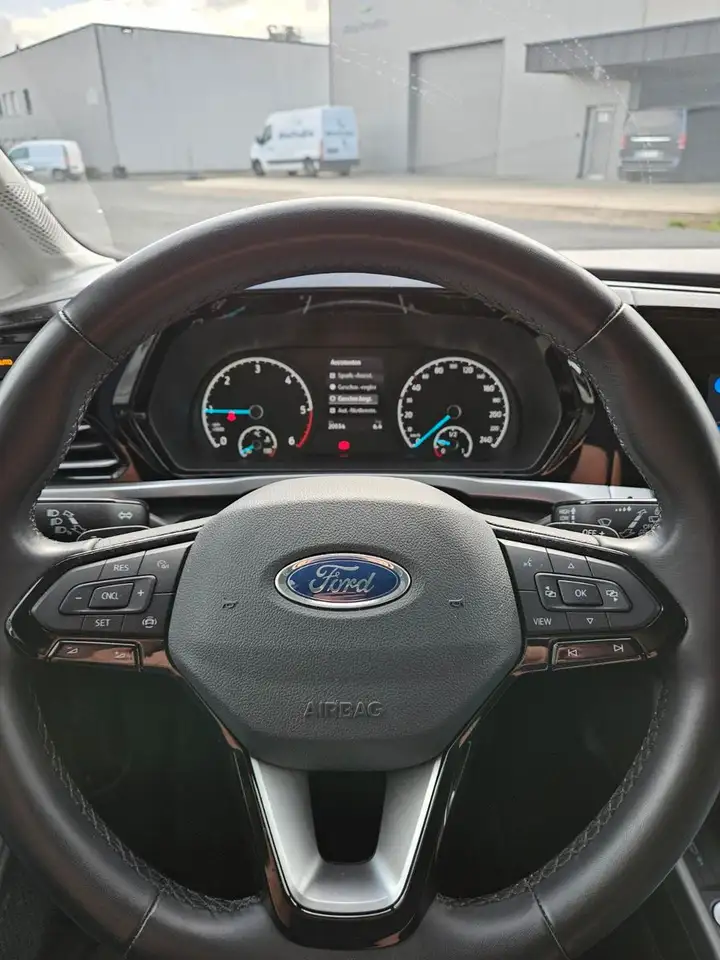 Ford Grand Tourneo Connect Active 7 Sitz — Galerie du véhicule 16