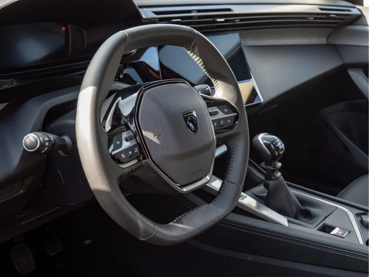Peugeot 308 SW 1.2 Allure PDC SHZ KAMERA NAVI ACC LED — معرض صور السيارة 23