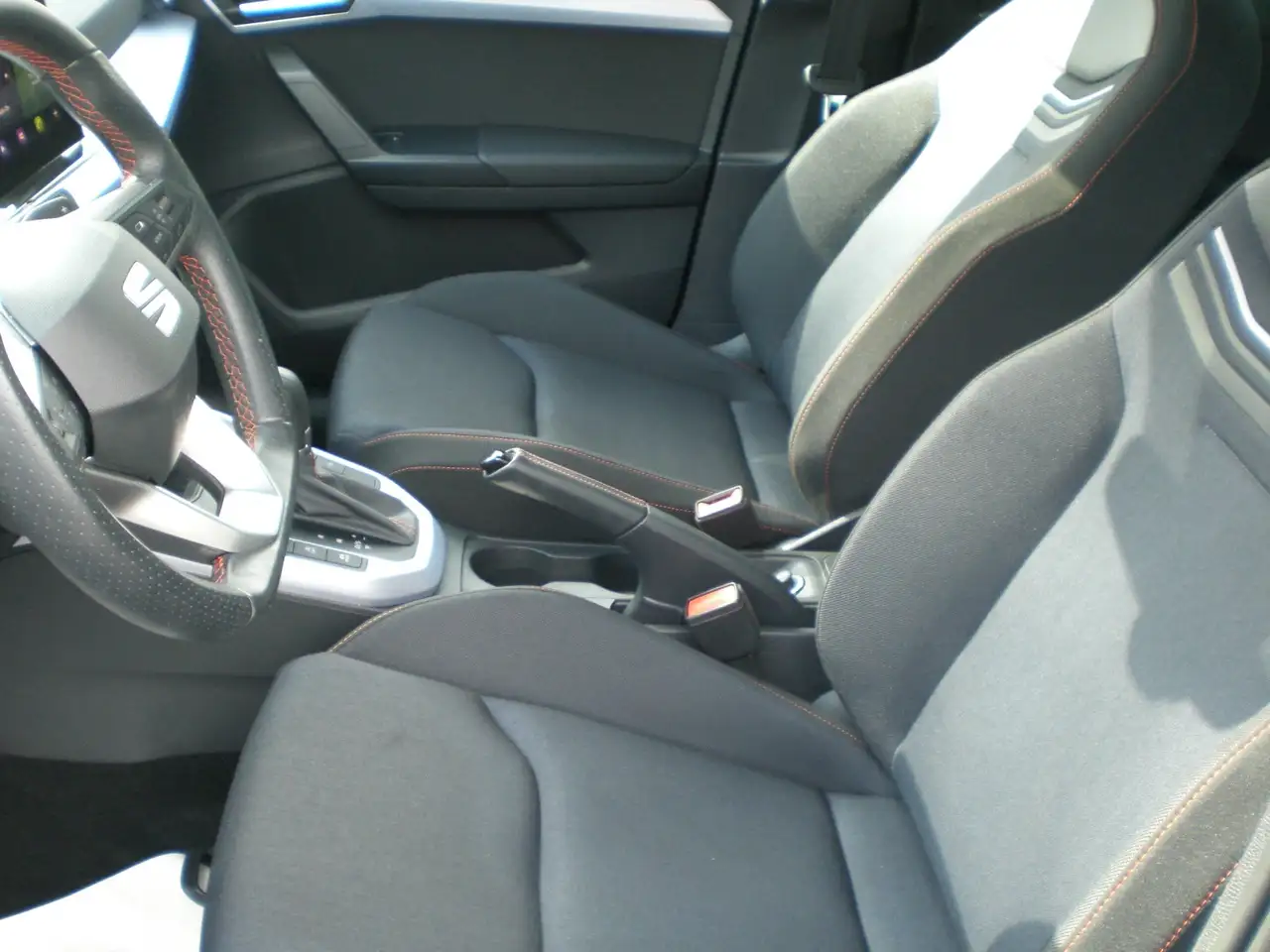 SEAT Arona FR 1.0 TSI DSG LED NAVI PLA RFK GRA App-Connect — Vehicle gallery 17