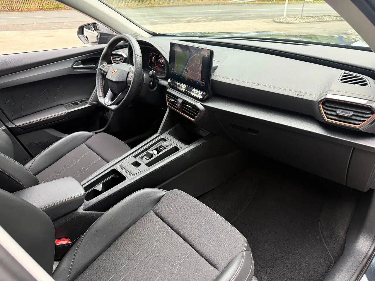 CUPRA Formentor Basis e-Hybrid ACC LED 150KW GARANTIE — Vehicle gallery 27