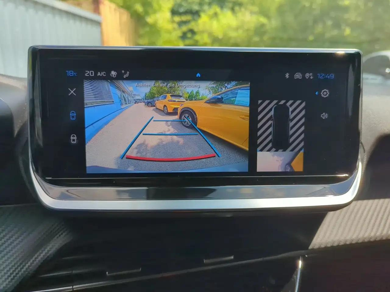 Peugeot 2008 1.2 PureTech 130 Allure LED PDC Navi Kamera — Galería del vehículo 21