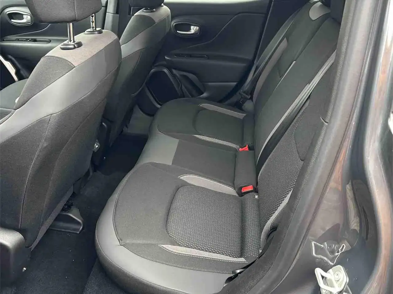 Jeep Renegade Limited Mild-Hybrid Navi Cam SHZ LHZ Android CarPl — Vehicle gallery 7