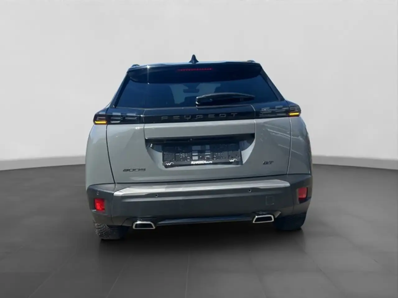 Peugeot 2008 GT PureTech 130 EAT8 — Vehicle gallery 3