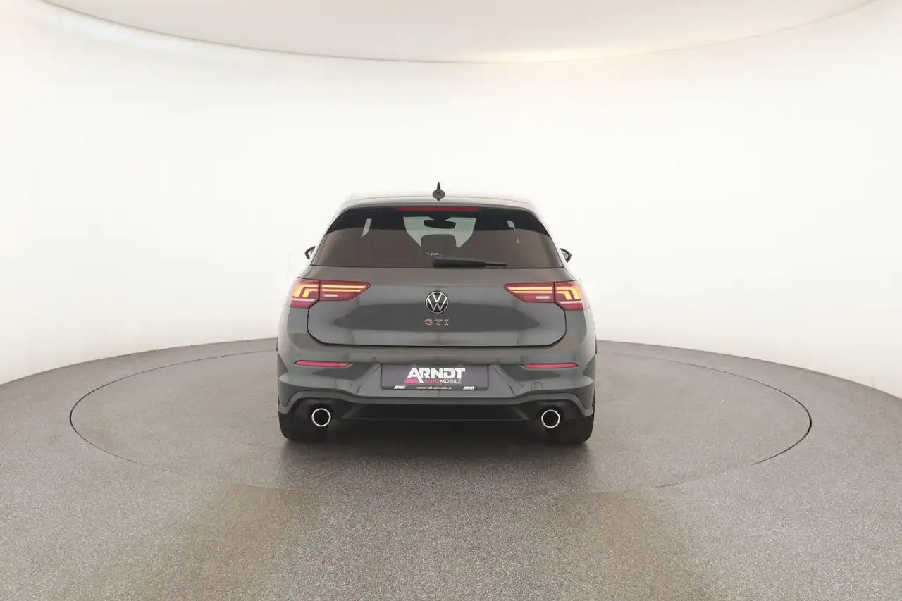 Volkswagen Golf GTI DSG Black LED Pano HUD Navi SHZ Kam 19" — Galería del vehículo 25