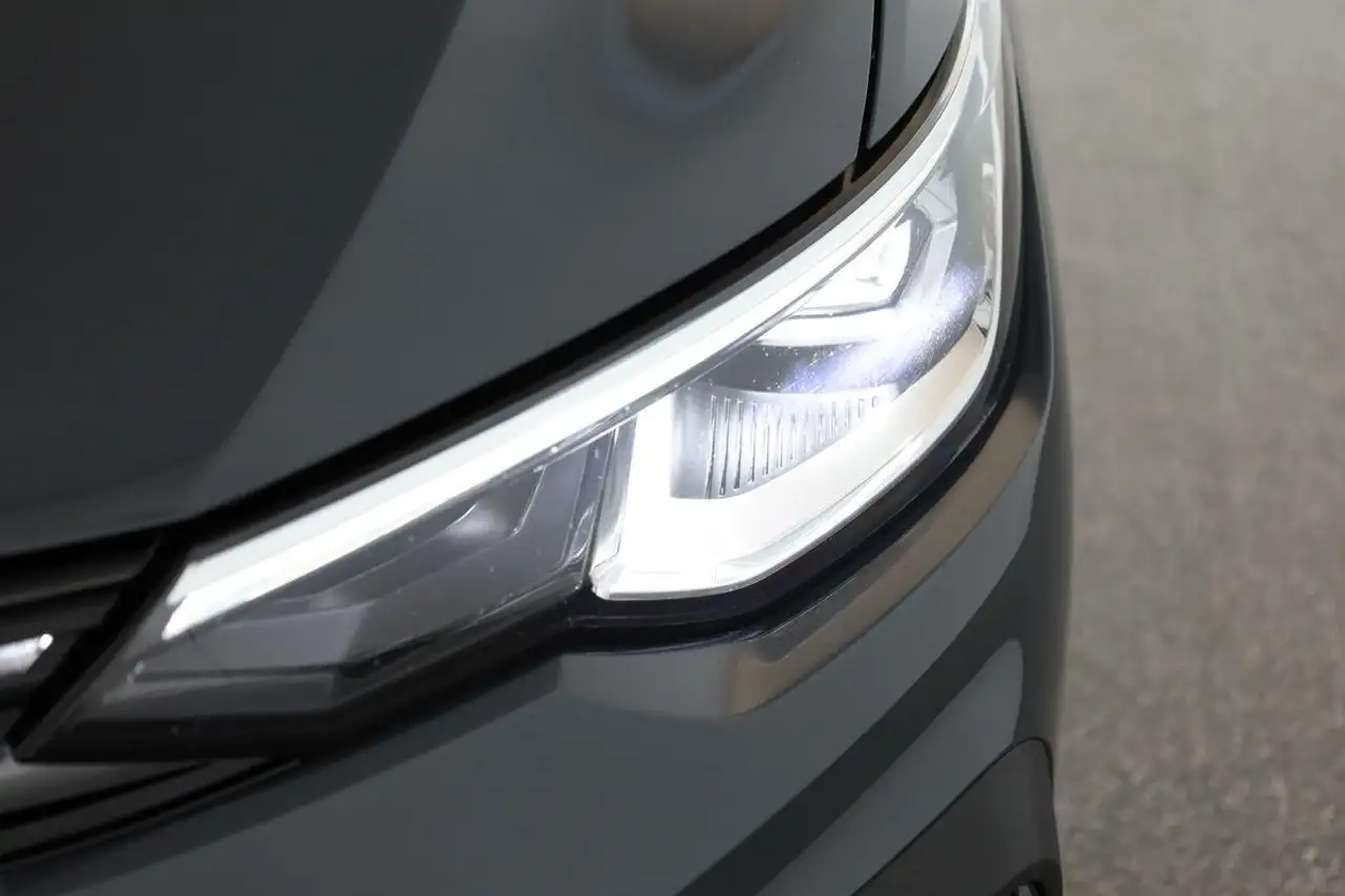 Volkswagen Golf GTI DSG Black LED Pano HUD Navi SHZ Kam 19" — Galería del vehículo 12