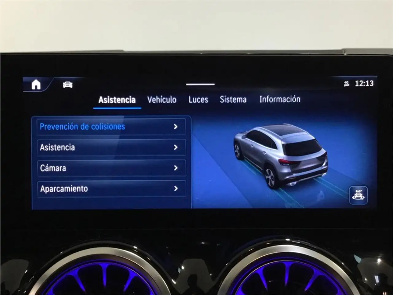 Mercedes-Benz GLA 200 D — Galerie du véhicule 24