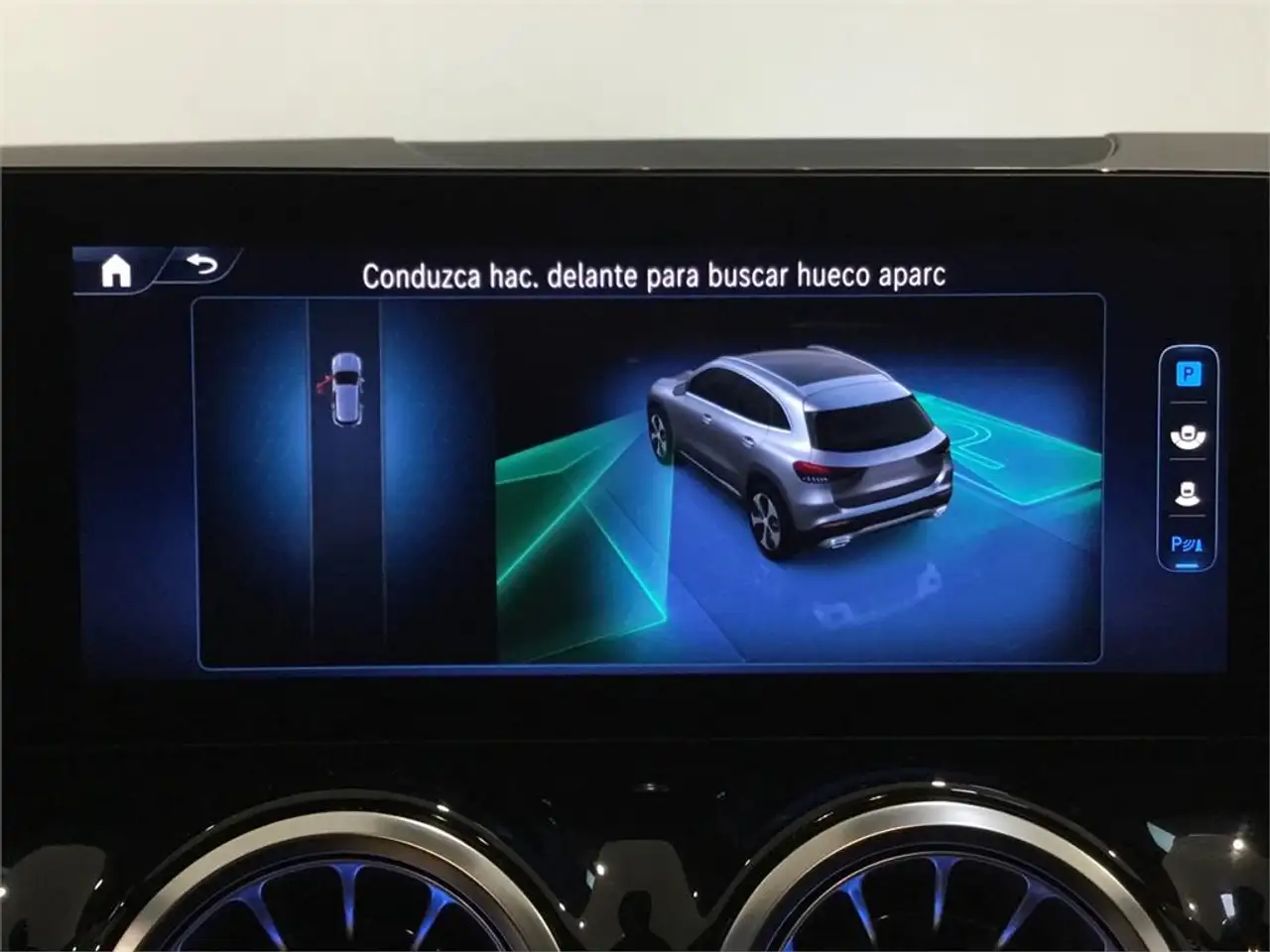 Mercedes-Benz GLA 200 D — Galerie du véhicule 19