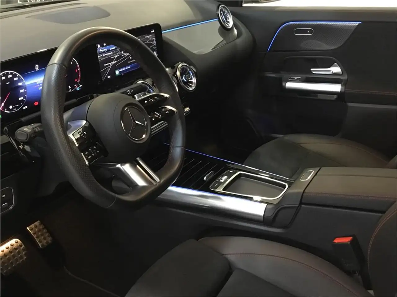 Mercedes-Benz GLA 200 D — Galerie du véhicule 7