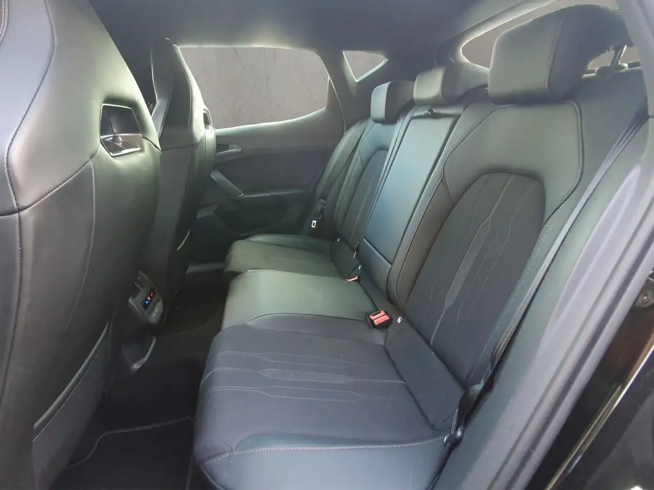 CUPRA Leon 2.0 TSI VZ Navigationssystem Sprachsteuerun — معرض صور السيارة 14