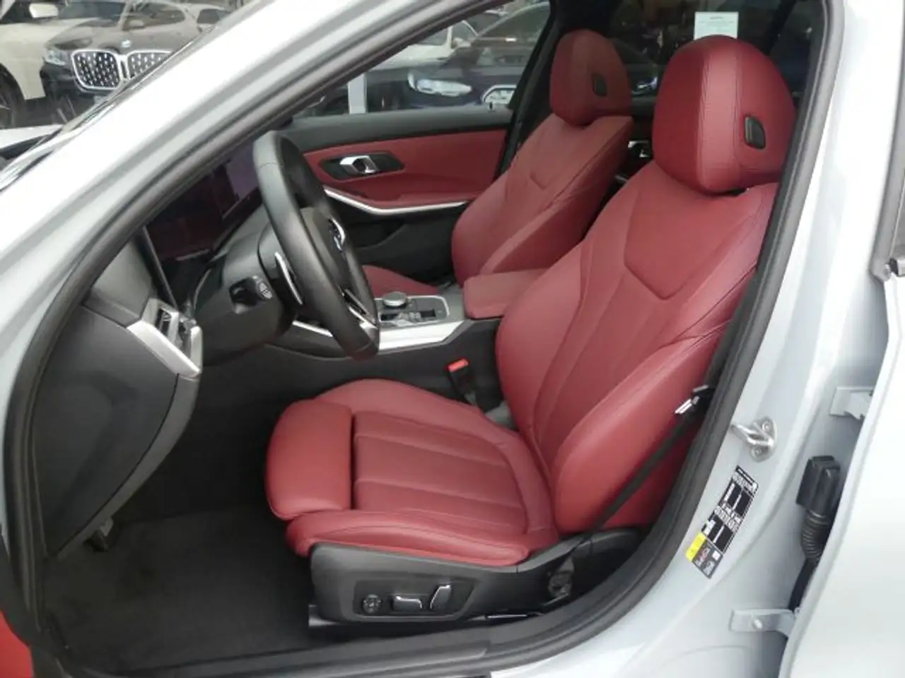 BMW 330 e Tour M Sportp Pano°Ad.LED°AHK°el.Sitze°18 — Vehicle gallery 10