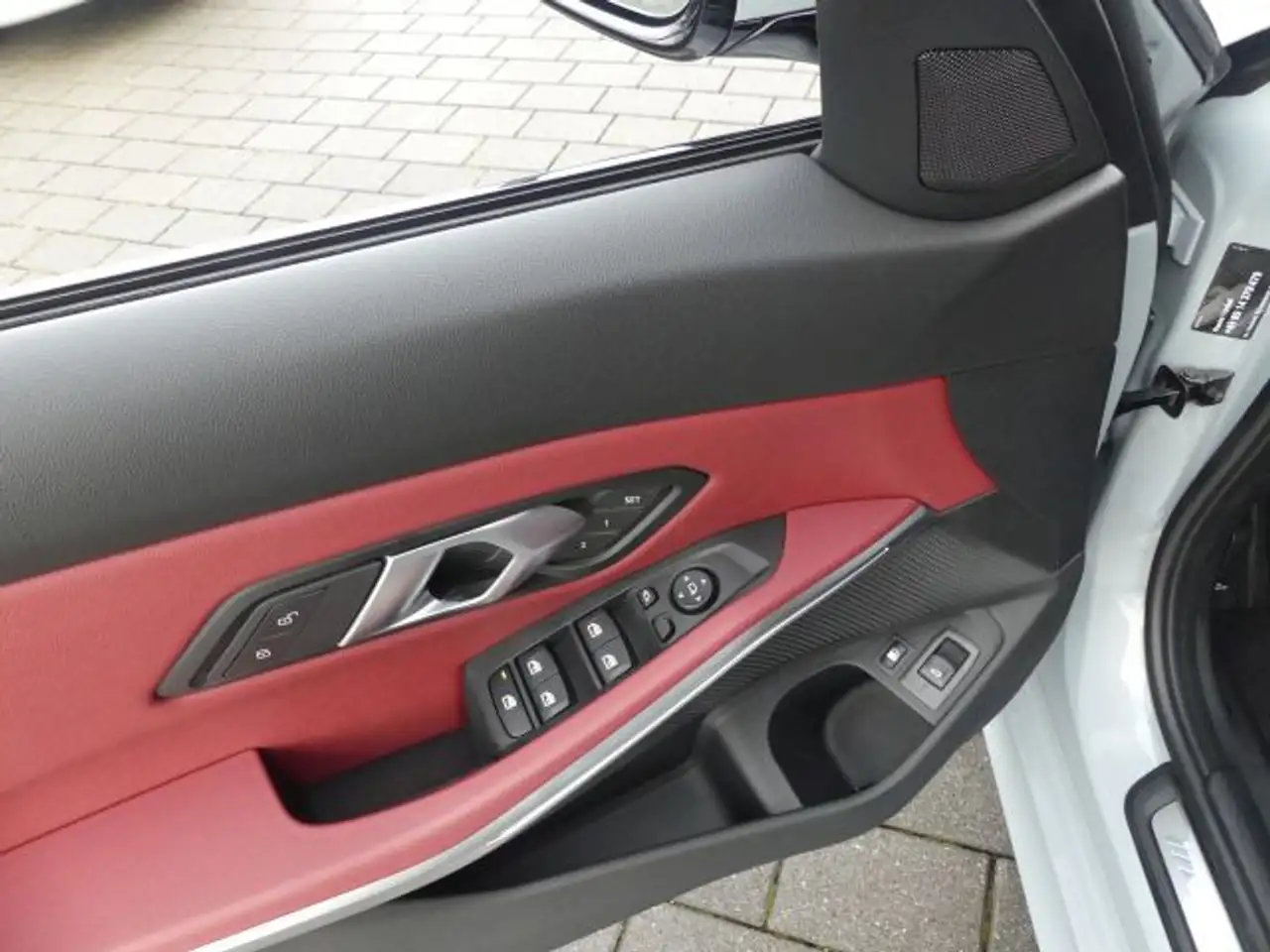 BMW 330 e Tour M Sportp Pano°Ad.LED°AHK°el.Sitze°18 — Vehicle gallery 12