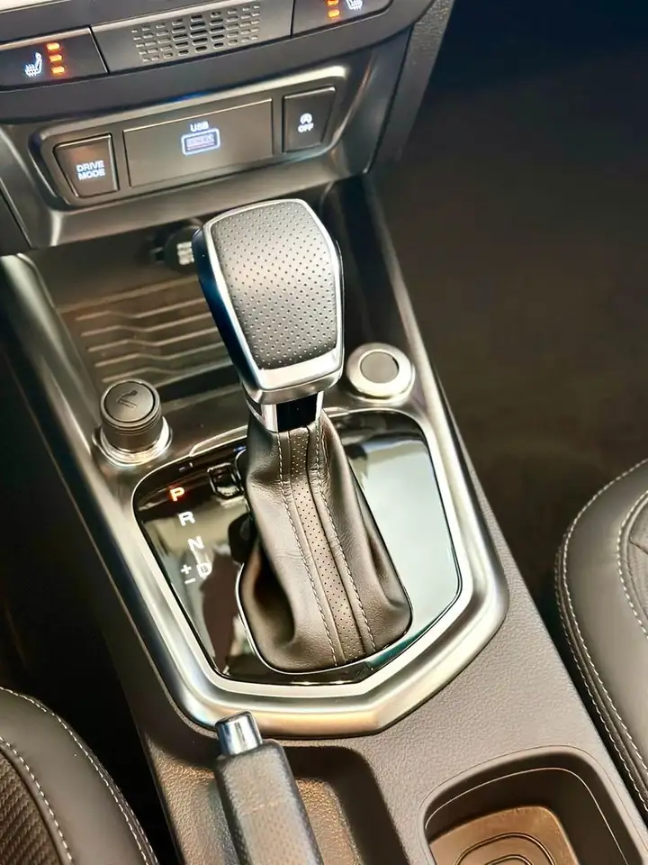 SsangYong Tivoli Blackline 1,5P+AT+Navi+Kamera-LAGERWAGEN- — Galería del vehículo 20