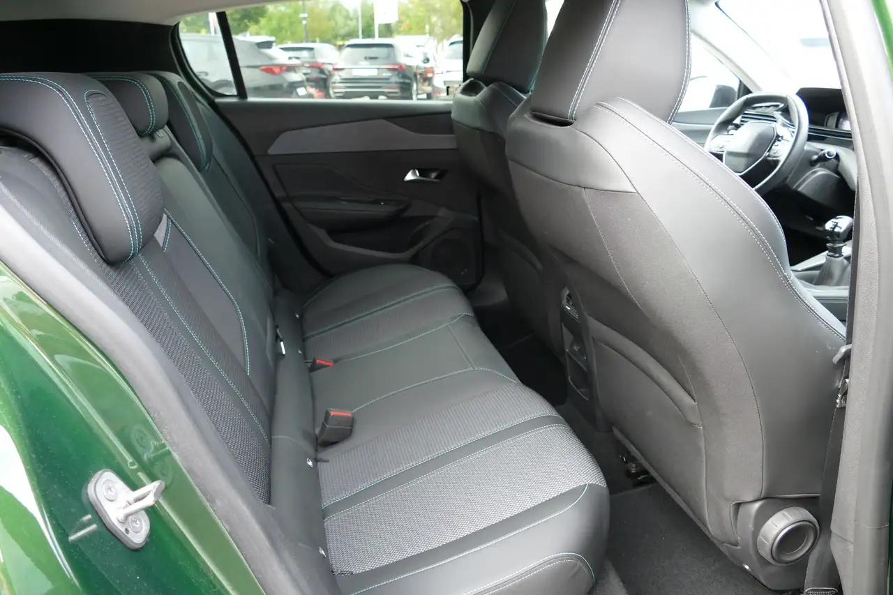 Peugeot 308 1.2 PureTech 130 LED Navi Kamera — Galería del vehículo 24