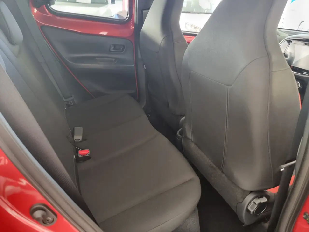 Toyota Aygo X 1.0 Team D — Vehicle gallery 9