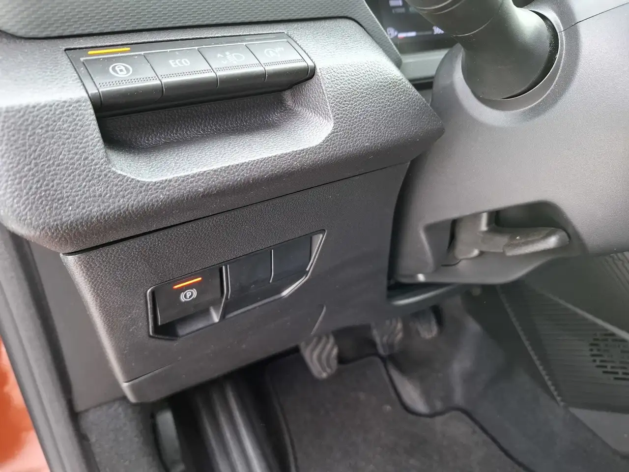 Dacia Duster Extreme TCe 130 — Vehicle gallery 35