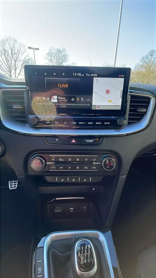 Kia Ceed SW / cee'd SW GT-LINE*RFK*AHK*NAVI*APPLEANDR — Galería del vehículo 17
