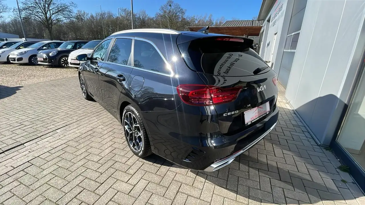 Kia Ceed SW / cee'd SW GT-LINE*RFK*AHK*NAVI*APPLEANDR — Galería del vehículo 6