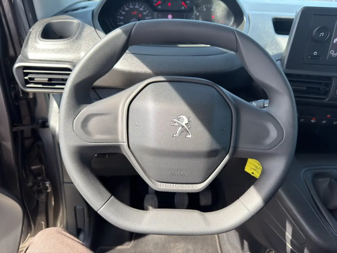 Peugeot Rifter Active Pack 1.2 PureTech 110 L1 S&S N1 — Galería del vehículo 11