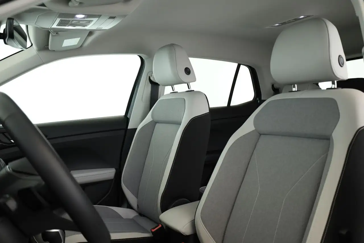 Volkswagen T-Cross 1.0 TSI DSG Style IQ Navi Key ACC Kam 18 — معرض صور السيارة 9