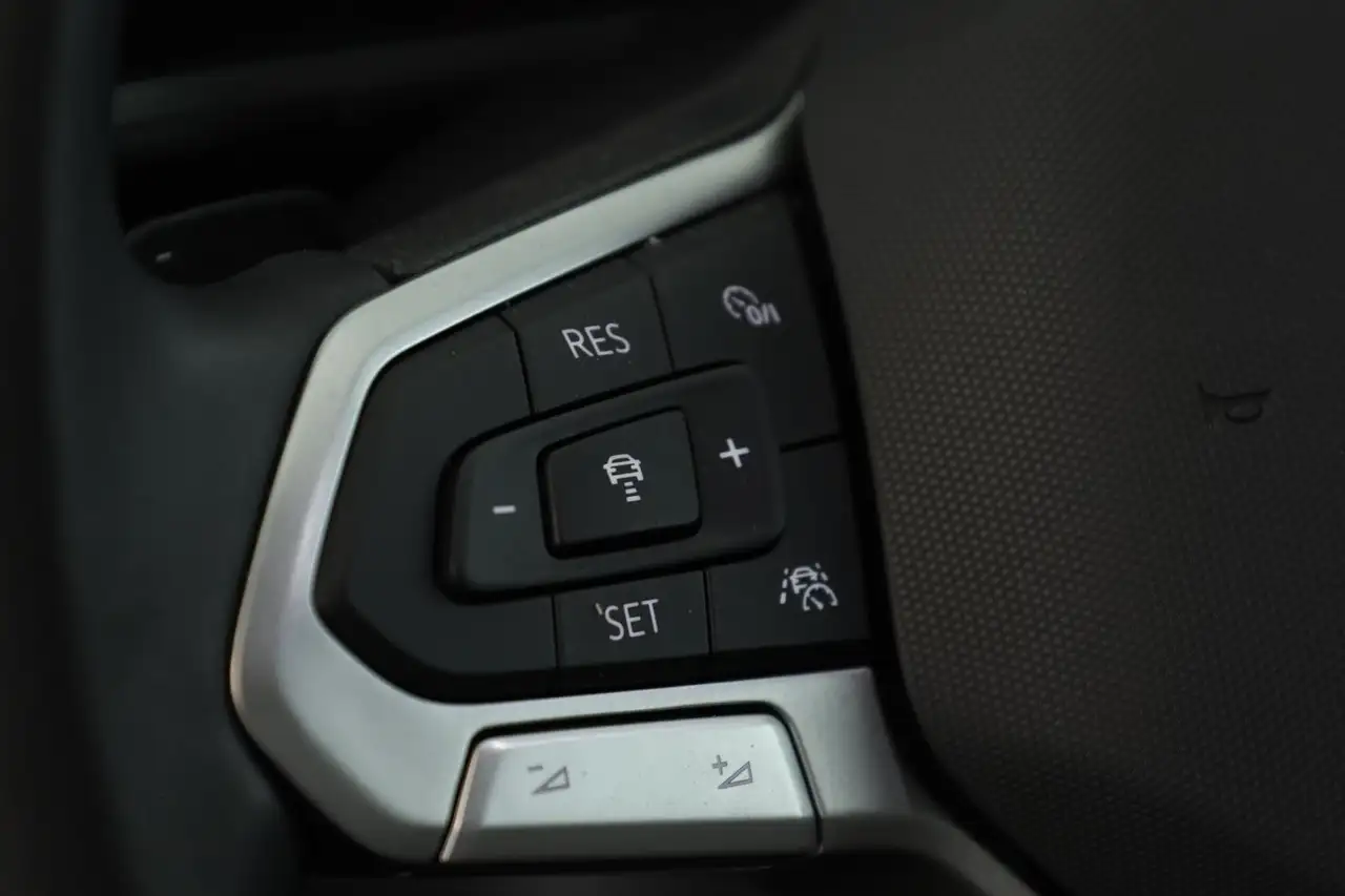 Volkswagen T-Cross 1.0 TSI DSG Style IQ Navi Key ACC Kam 18 — معرض صور السيارة 18