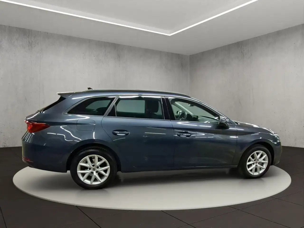 SEAT Leon 1.5 TSI Sportstourer Style Edition — Galería del vehículo 6
