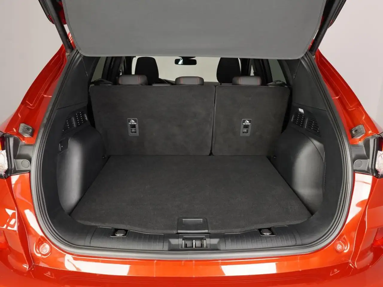 Ford Kuga 2.5 Duratec PHEV ST-Line 4x2 — Vehicle gallery 14