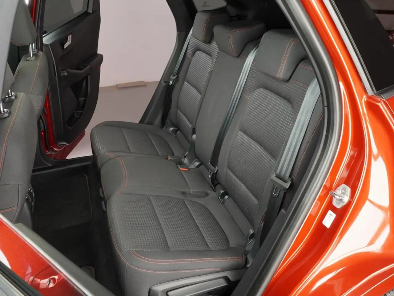 Ford Kuga 2.5 Duratec PHEV ST-Line 4x2 — Vehicle gallery 13