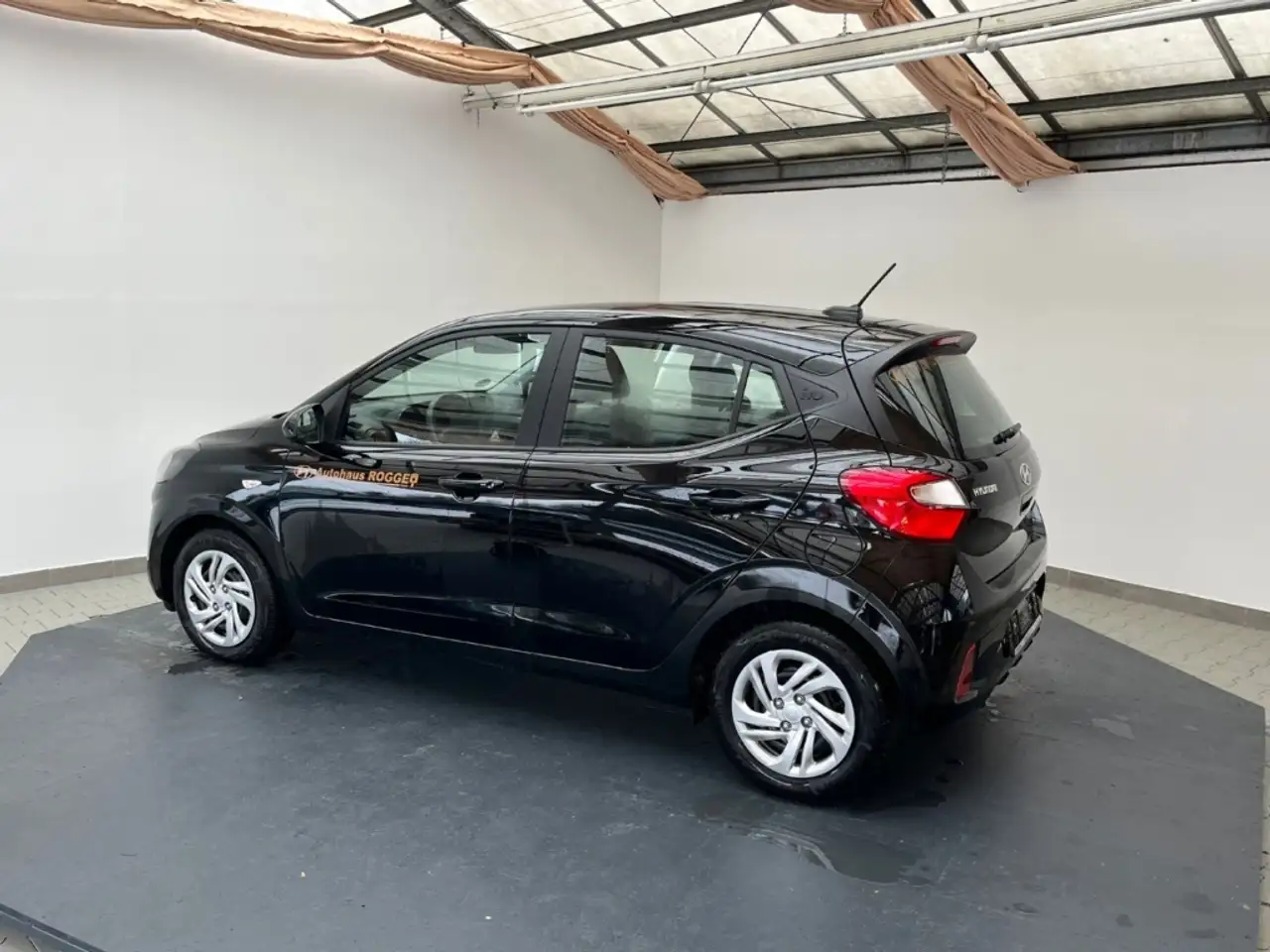 Hyundai i10 Select Navi DAB SHZ LenkradHZG Alarm Rückfahrkam. — Galerie du véhicule 3