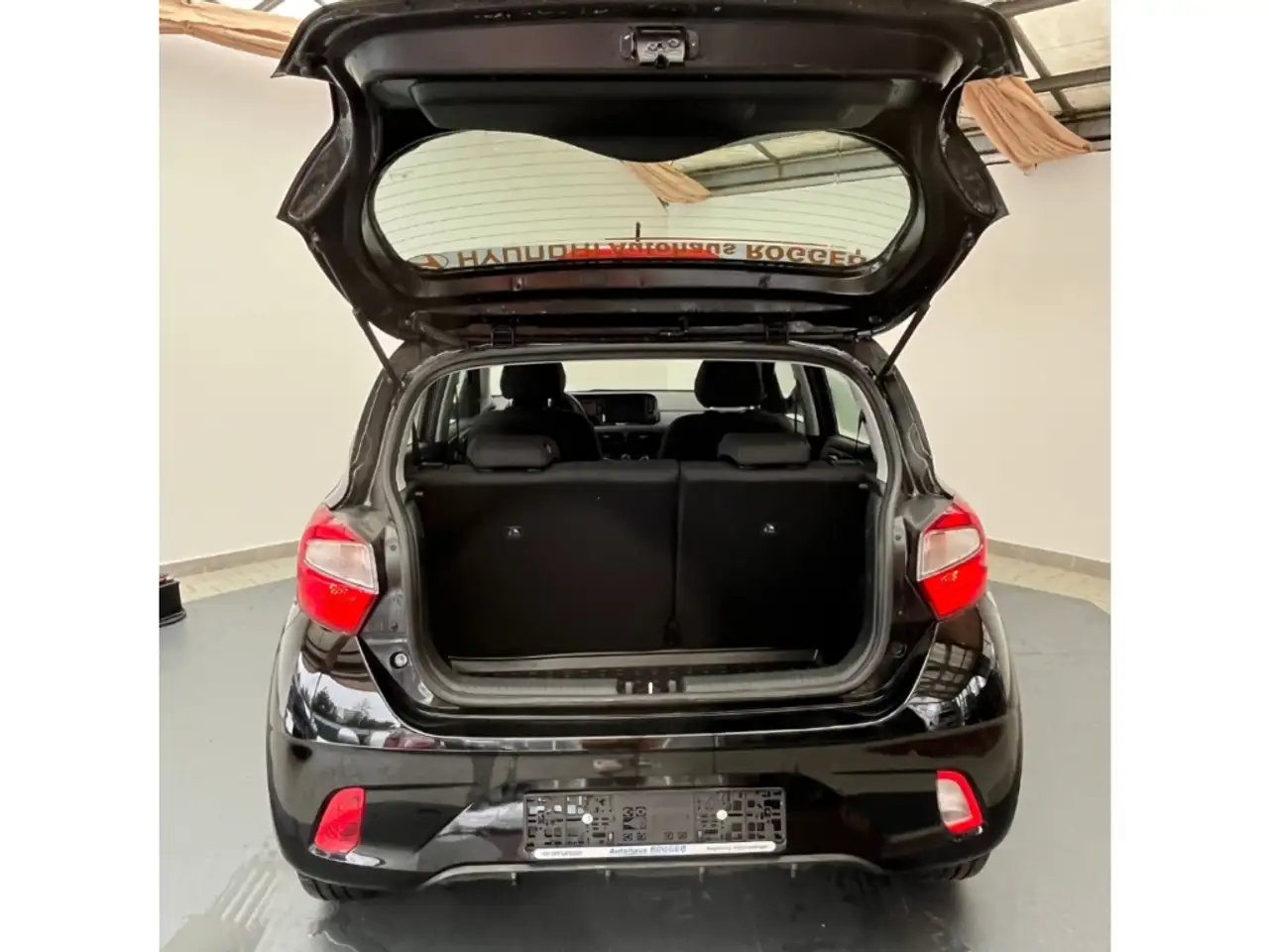 Hyundai i10 Select Navi DAB SHZ LenkradHZG Alarm Rückfahrkam. — Galerie du véhicule 12