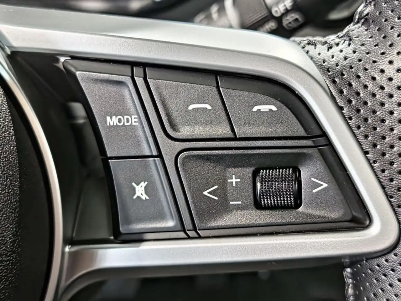 DFSK Seres 3 S2 — Vehicle gallery 19