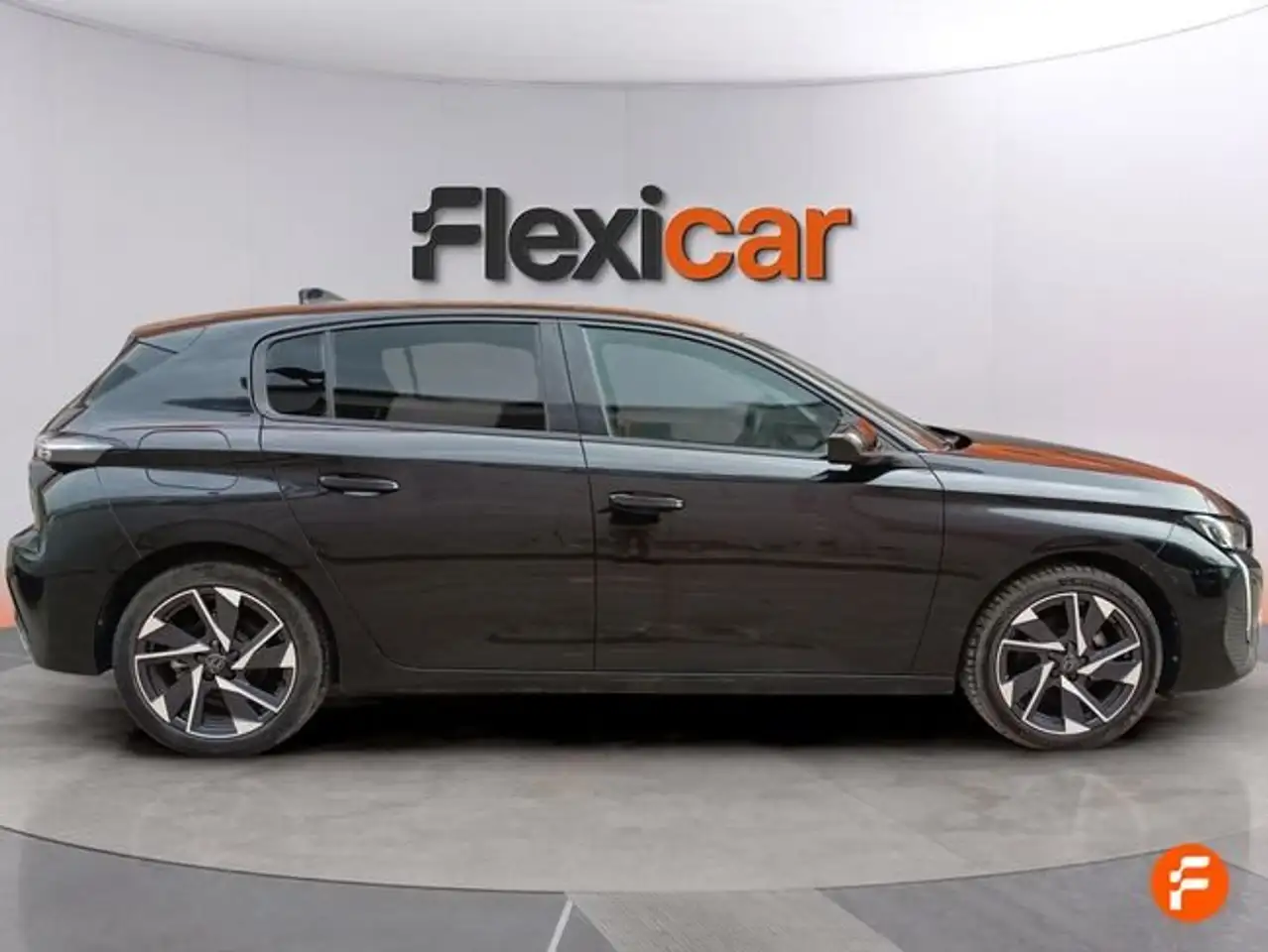 Peugeot 308 1.2 PureTech S&S Allure 130 — Vehicle gallery 9
