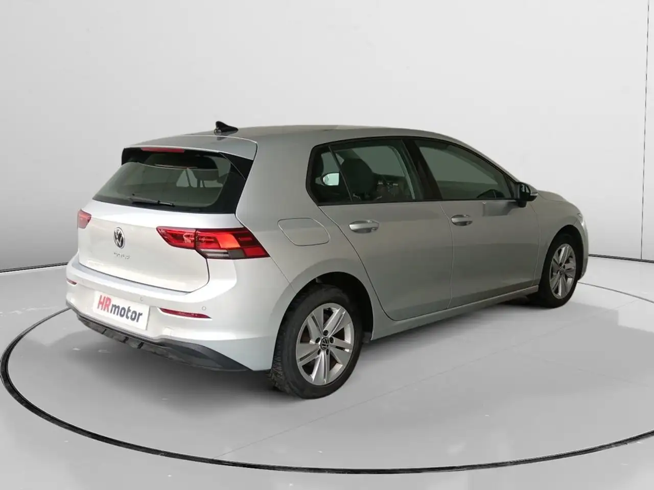 Volkswagen Golf 1.0 TSI Life 81kW — معرض صور السيارة 2
