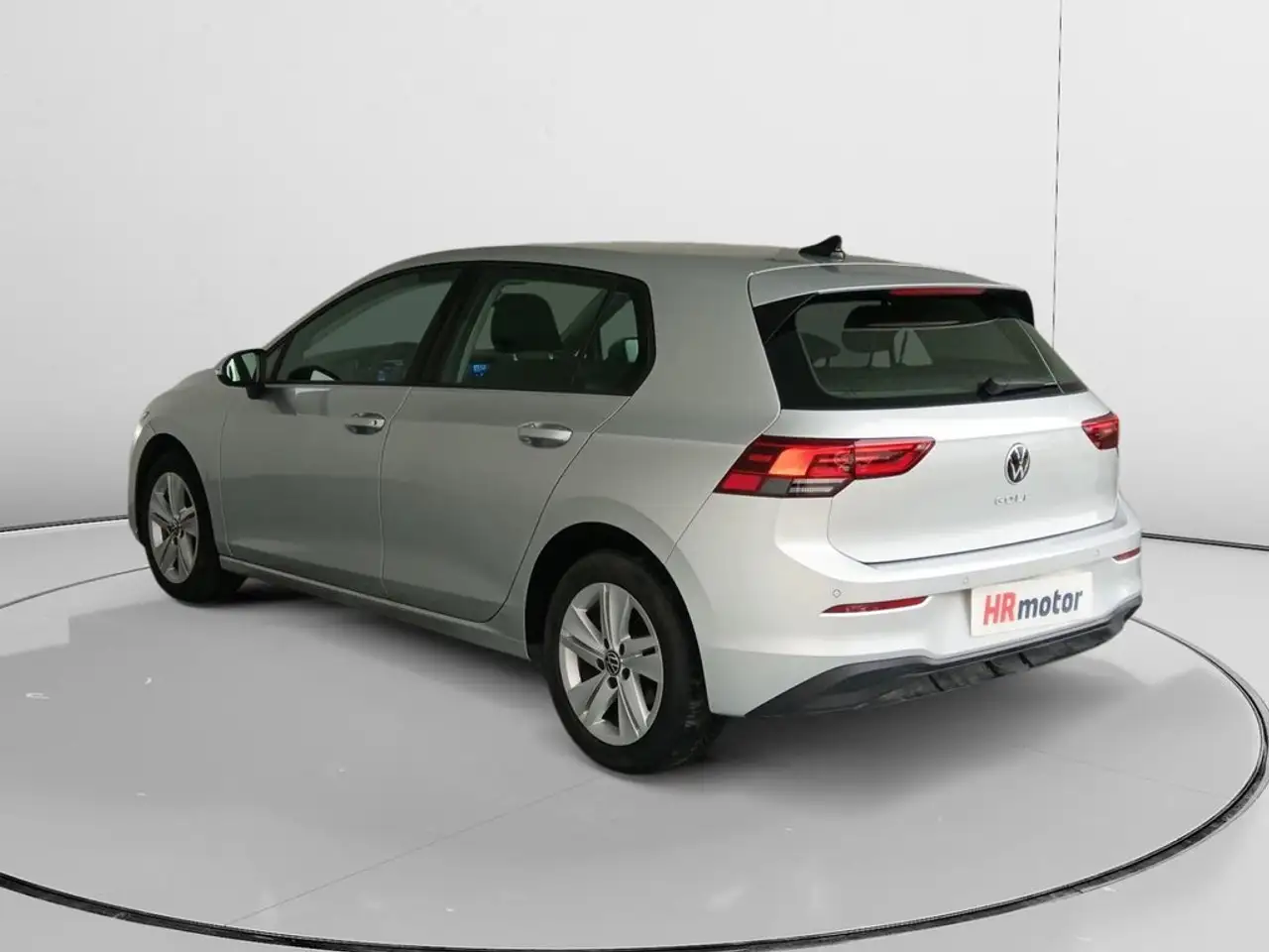 Volkswagen Golf 1.0 TSI Life 81kW — معرض صور السيارة 4