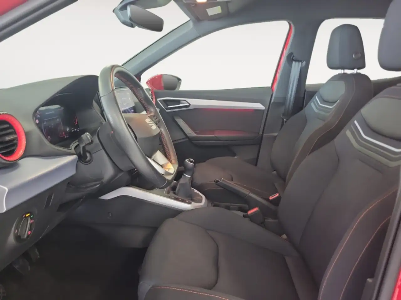 SEAT Arona FR NAV LED DIG-DISPLAY TEMPOMAT APPLE/ANDROID ALU — معرض صور السيارة 9