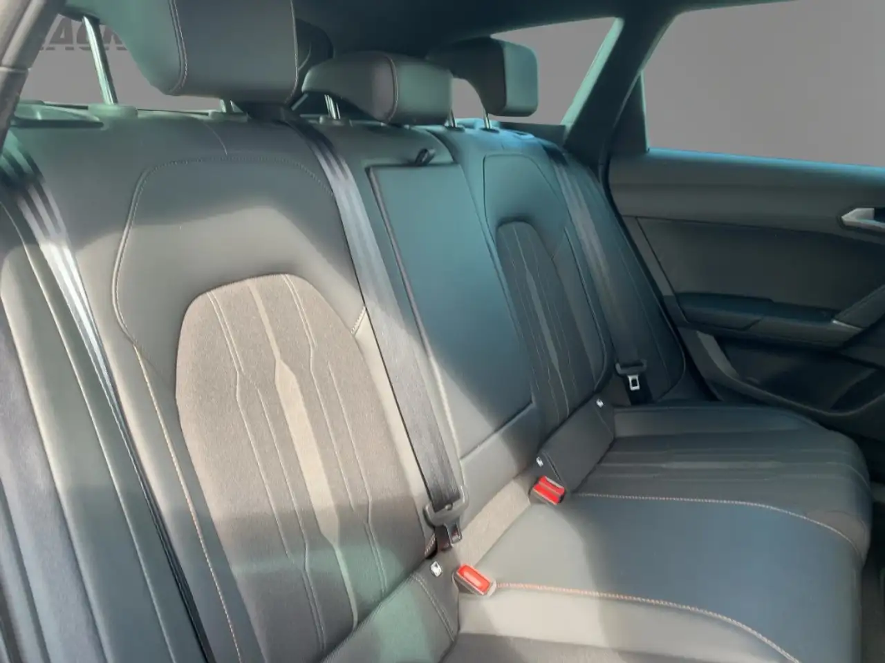 CUPRA Leon ST VZ 2.0TSI DSG LED Navi Keyless AD e-Sitze ACC — معرض صور السيارة 10
