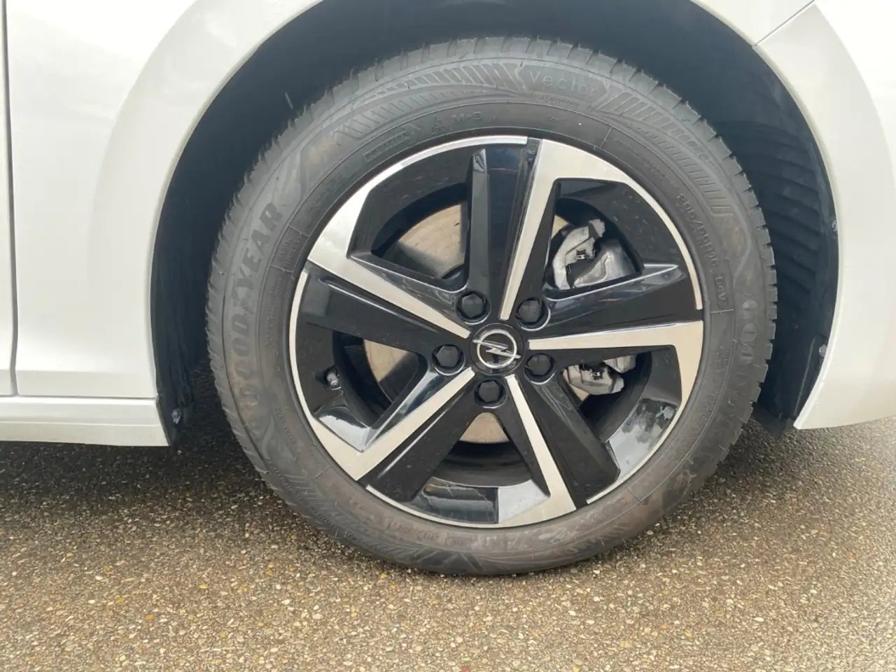 Opel Astra L Sports Tourer 1.2 Turbo GS Digitales Cockpit 360 — Galerie du véhicule 17