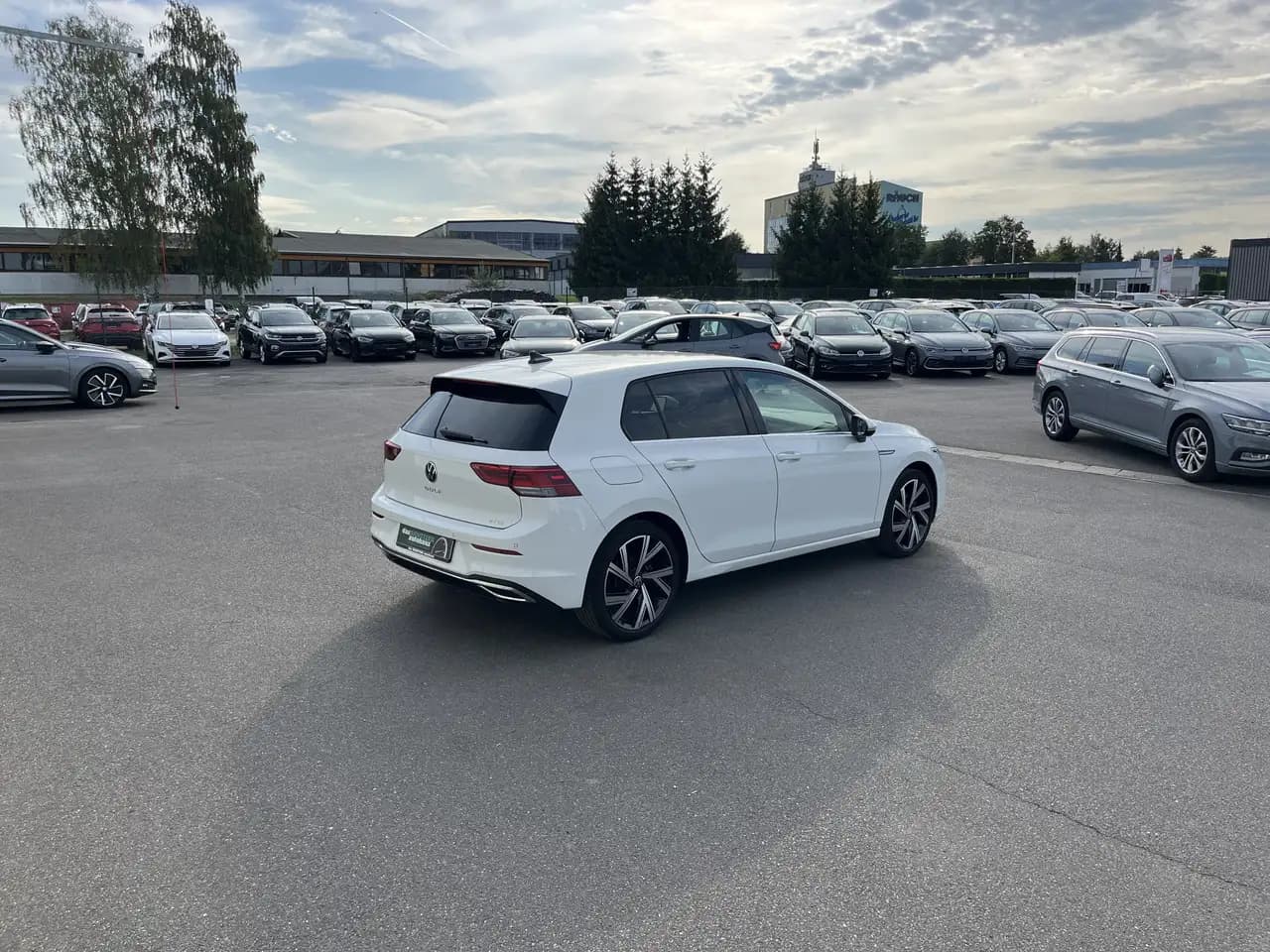 Volkswagen Golf 1.5 TSI DSG Style 3,99% Fin. Navi ACC LR-HZG RFK — معرض صور السيارة 8