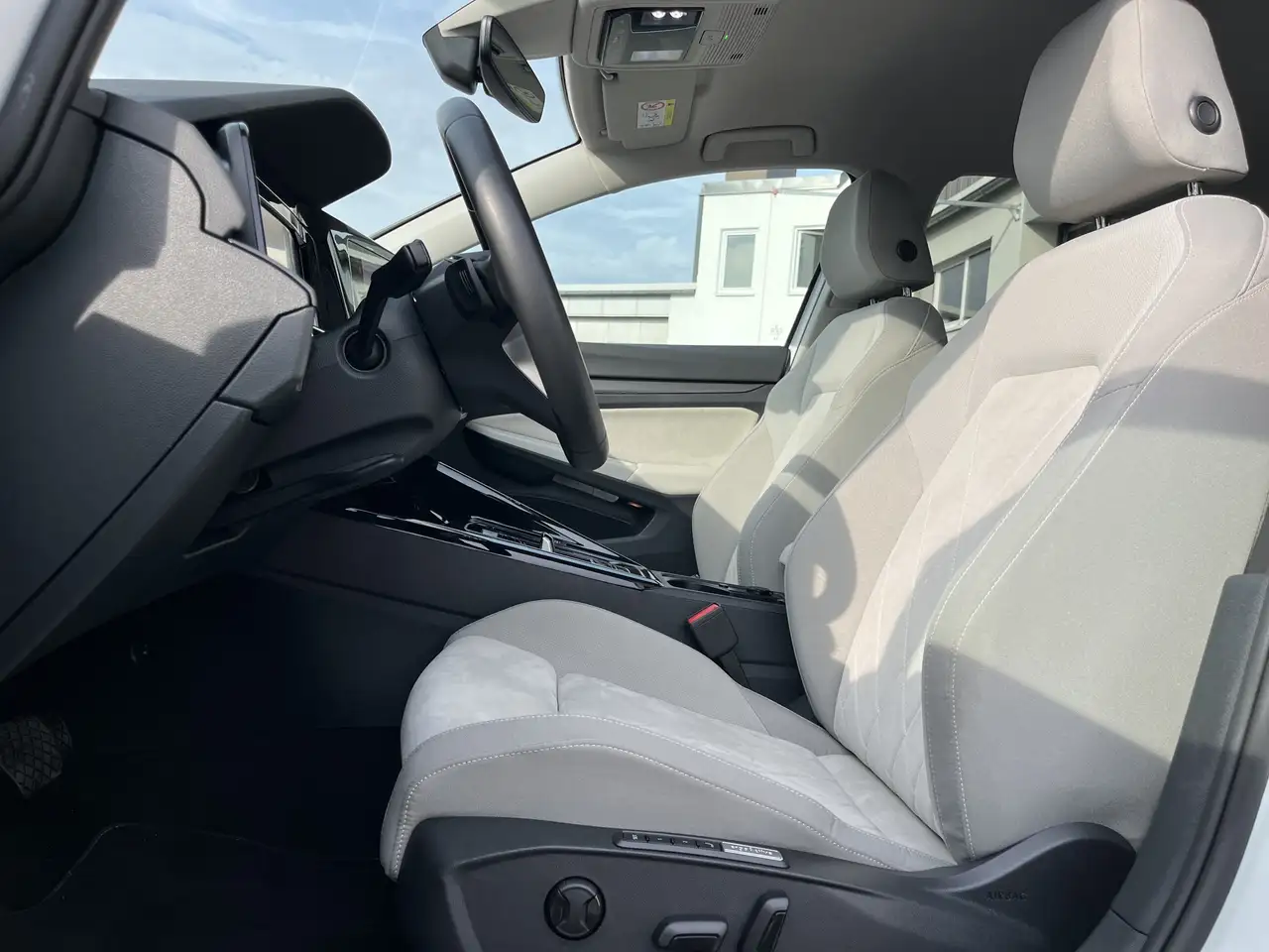Volkswagen Golf 1.5 TSI DSG Style 3,99% Fin. Navi ACC LR-HZG RFK — معرض صور السيارة 13