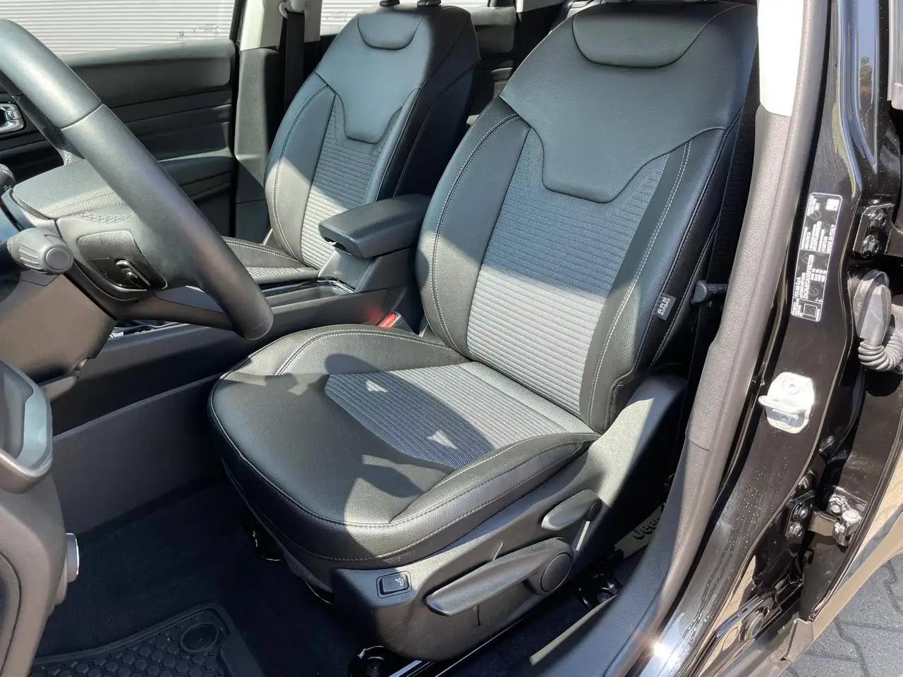 Jeep Compass AT 1.5 GSE 48V e-DCT Altitude *360°KAMERA*ACC* — Galerie du véhicule 28