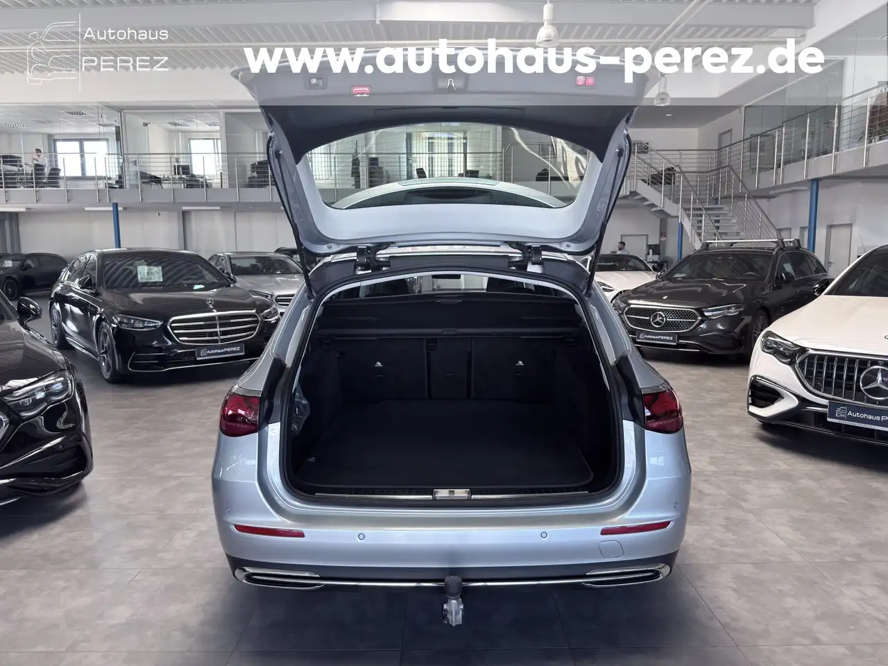 Mercedes-Benz E 200 E 200 T AVANTGARDE ADVANCED+ AHK-DISTRONIC-360°! — Galerie du véhicule 14