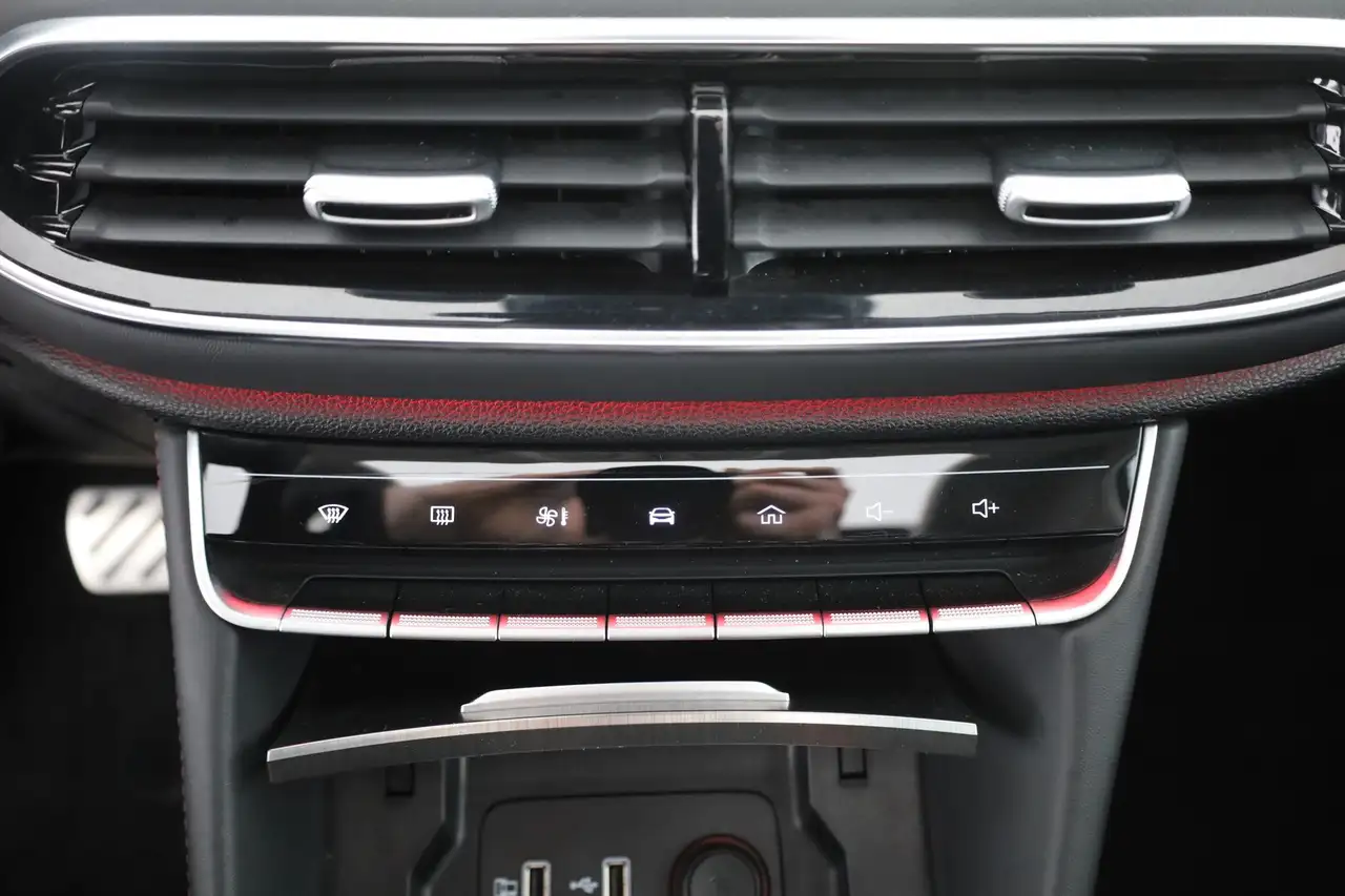 MG HS 1.5 T-GDI Luxury Aut. LED ACC Navi 360° Pano — Galerie du véhicule 12