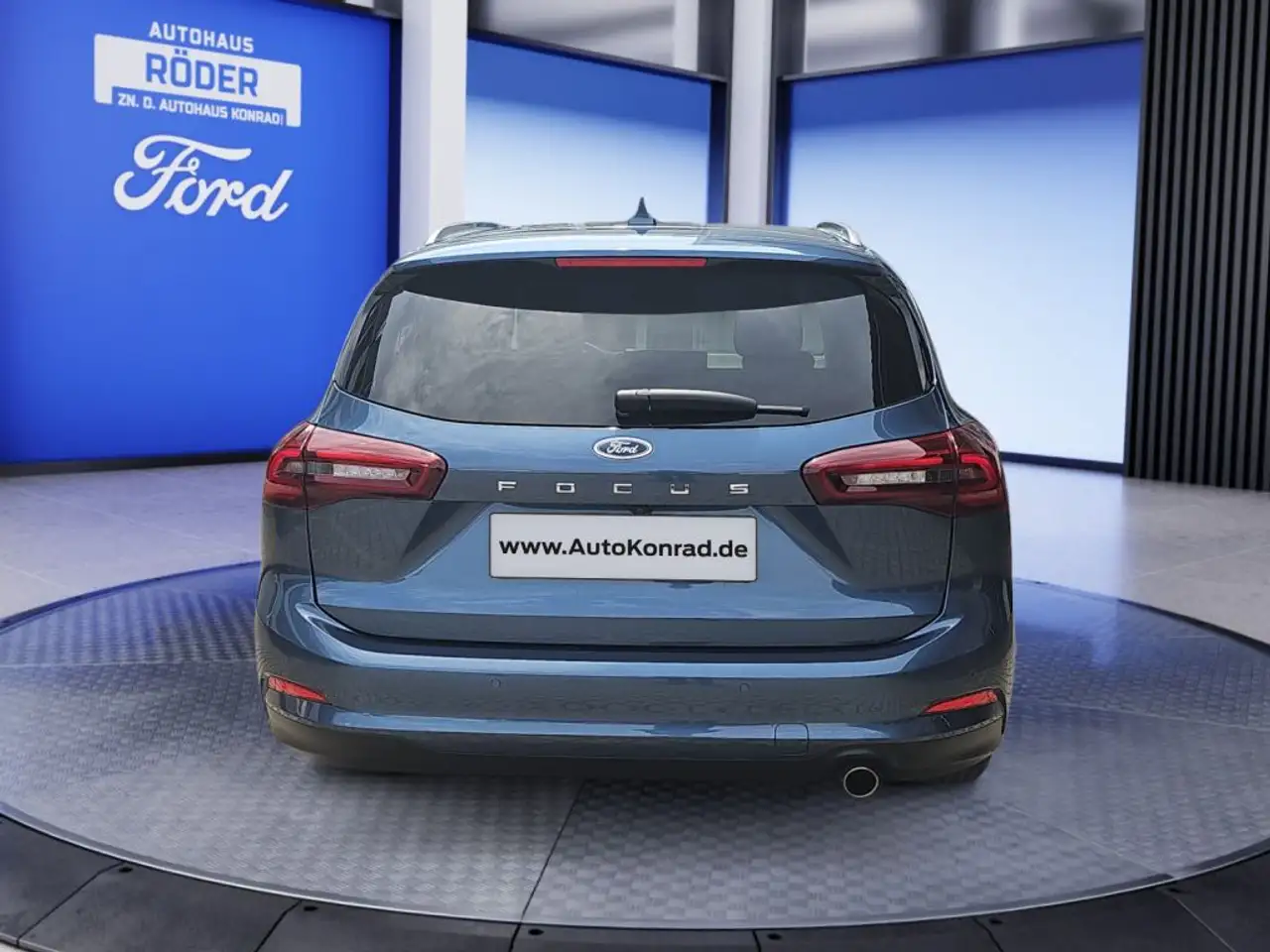 Ford Focus Focus Turnier 1.0 EcoBoost Hybrid TITANIUM Navi — Vehicle gallery 6