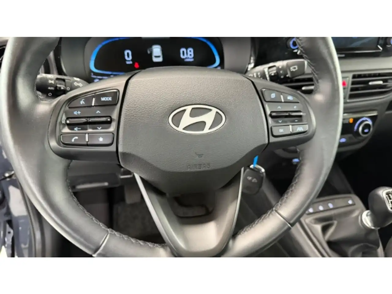 Hyundai i10 FL 1.0 Benzin (63 PS) 5-MT 2WD Trend, Komfortpaket — معرض صور السيارة 11