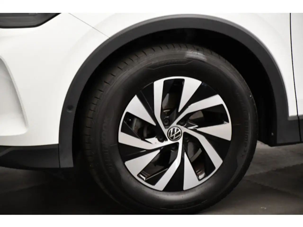 Volkswagen Tiguan 1.5 eTSI DSG Life LED+/PDC/ACC/RearView — Vehicle gallery 13