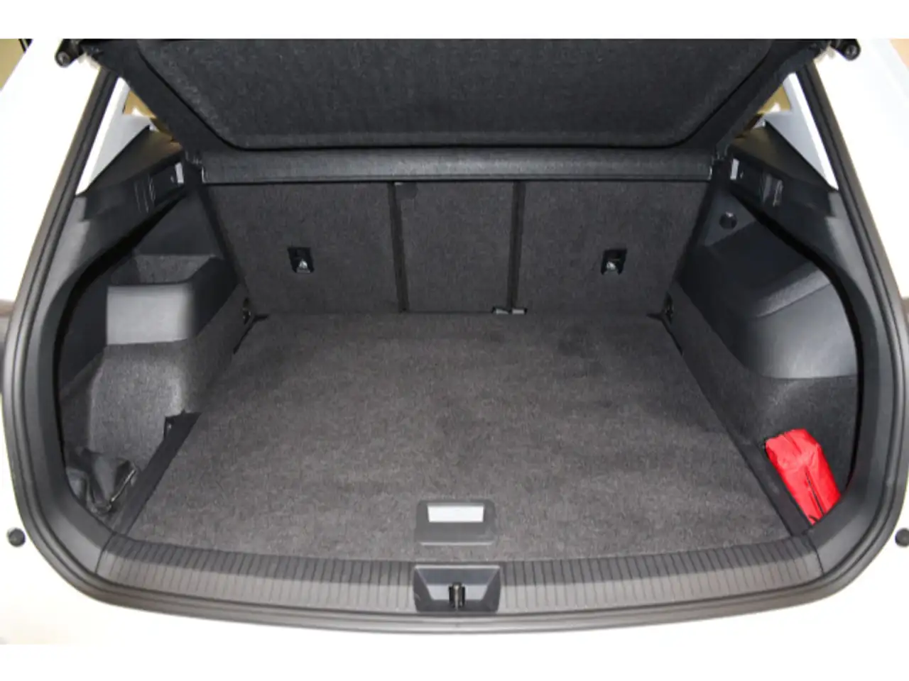 Volkswagen Tiguan 1.5 eTSI DSG Life LED+/PDC/ACC/RearView — Vehicle gallery 11