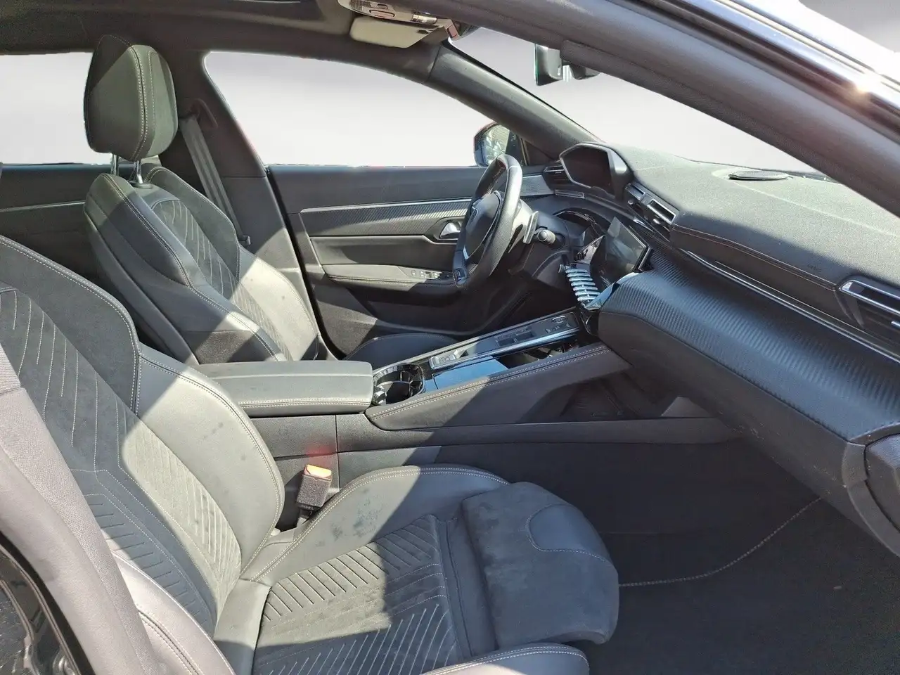 Peugeot 508 PureTech 130 EAT8 GT SW Tempom.aktiv Bluetoo — معرض صور السيارة 9