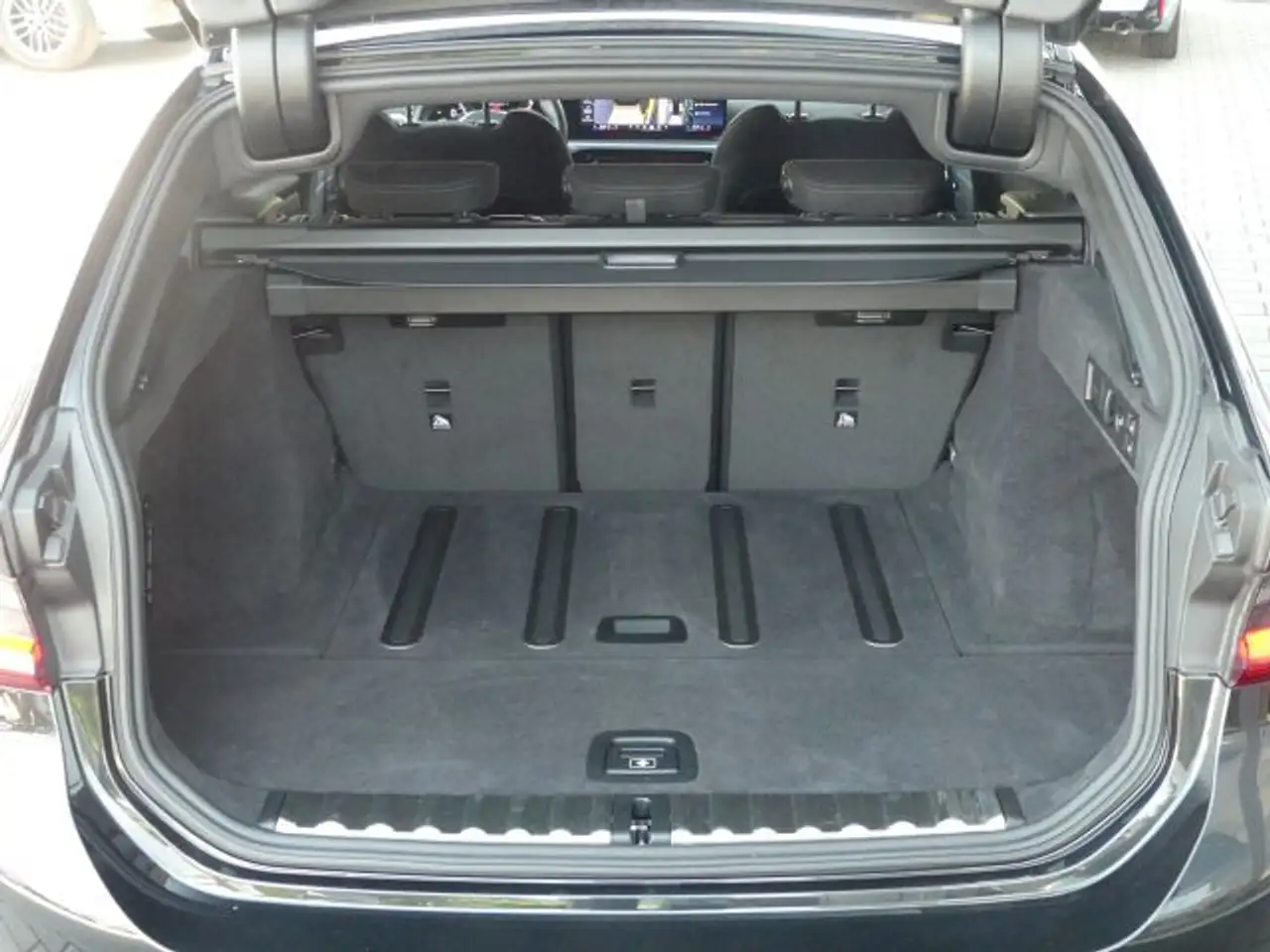 BMW 318 i Tour M Sportp. AHK°ACC*-Ad.LED°Headup+HIFI — Galerie du véhicule 7